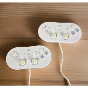 OEM Nintendo Wii Classic Controller RVL-005 (Lot of 2) White Original Tested